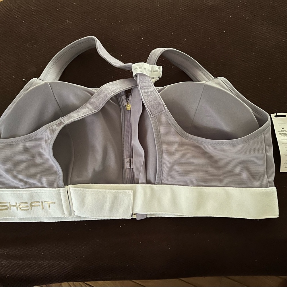 She fit bra never worn!